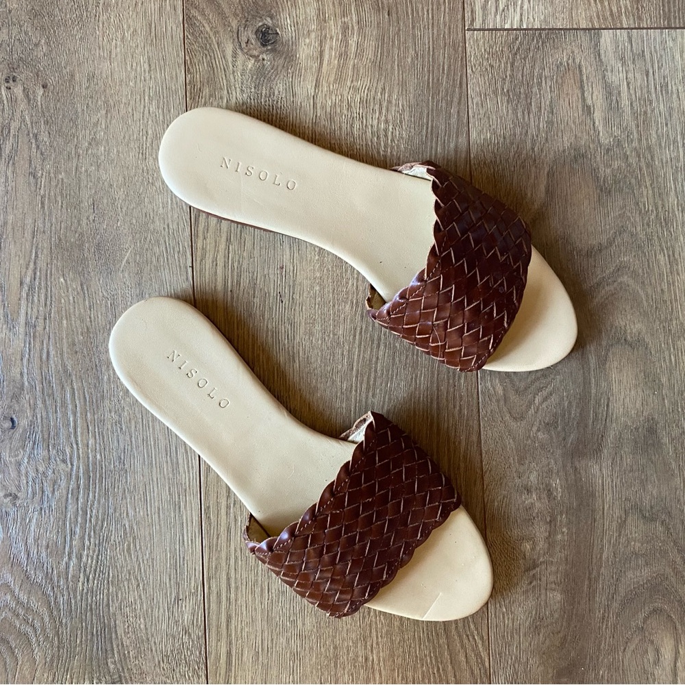 Nisolo slides